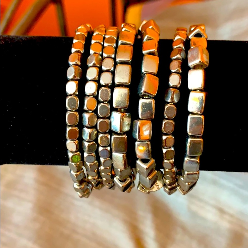 7 Stretchy bracelets - Picture 1 of 1